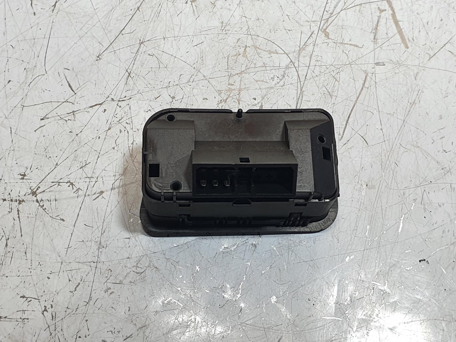 View Auto part Pwr Dr Wind Switch Ford Falcon 2006