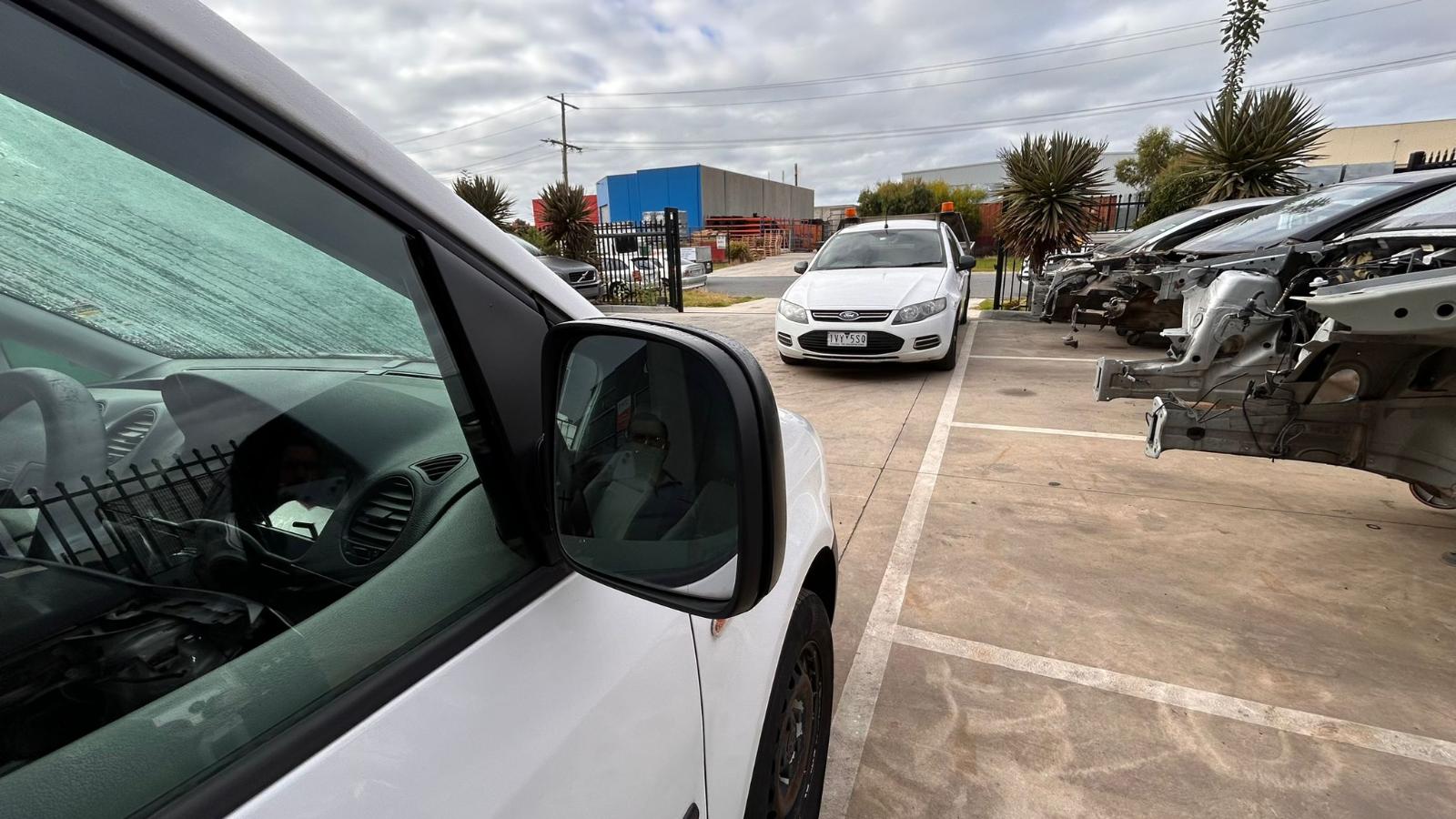 View Auto part Misc Switch/Relay Volkswagen Caddy 2009