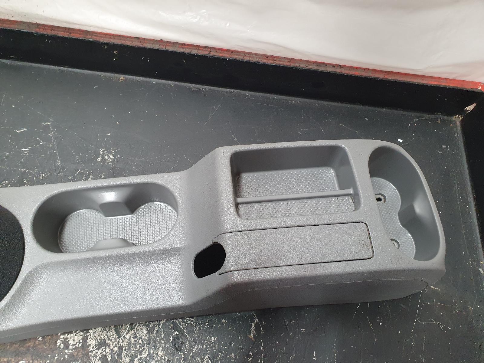 View Auto part Console Volkswagen Caddy 2009