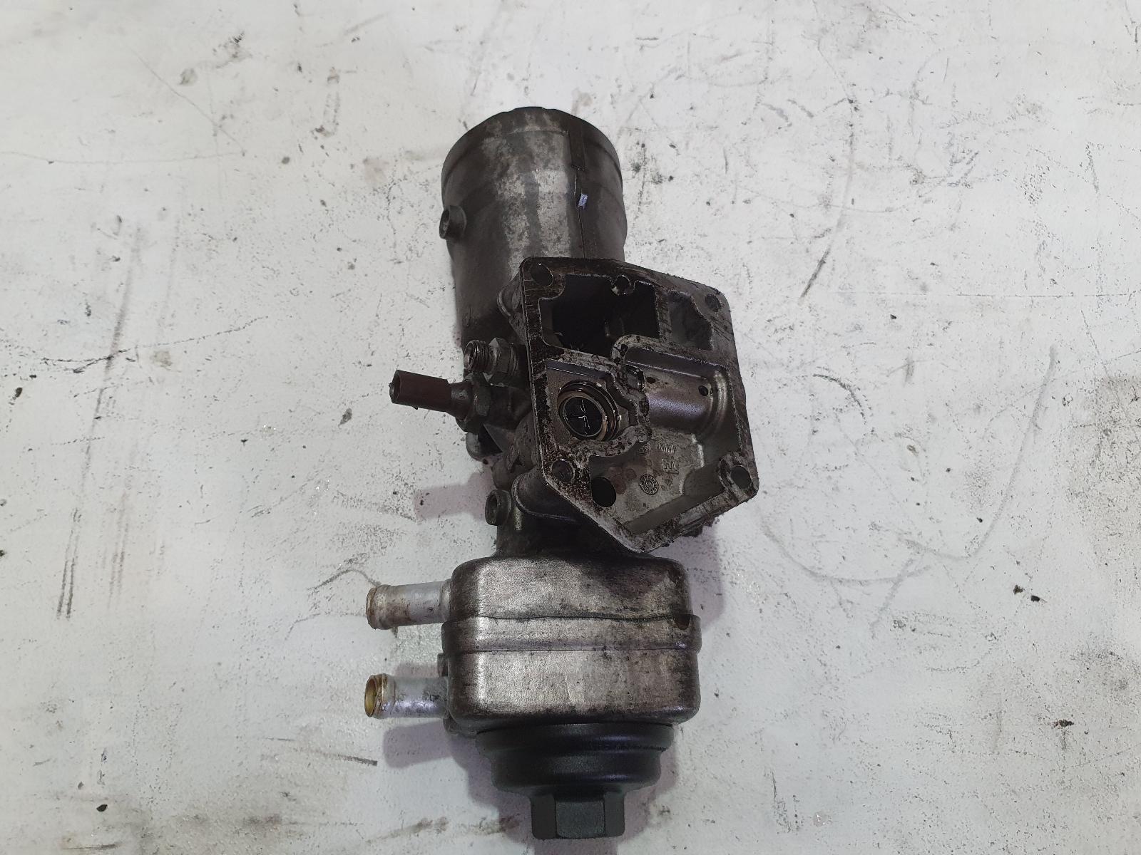 View Auto part Oil Filter Volkswagen Caddy 2009