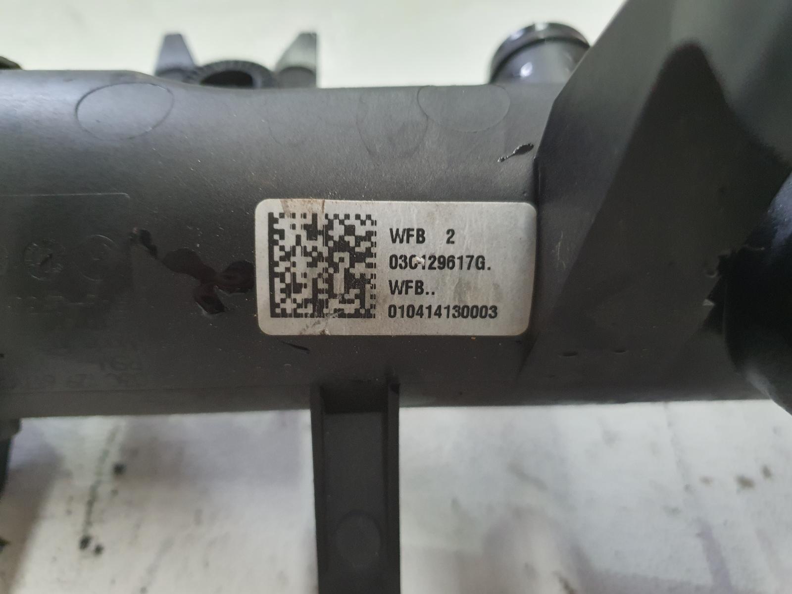 View Auto part Air Cleaner Duct/Hos Volkswagen Caddy 2009