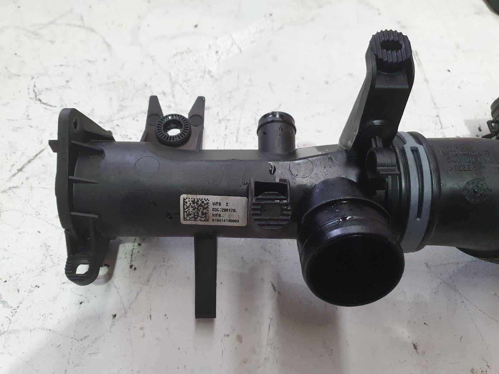 View Auto part Air Cleaner Duct/Hos Volkswagen Caddy 2009