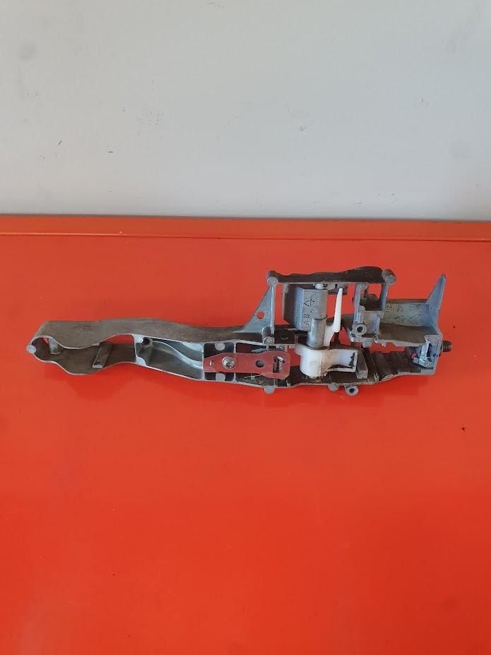 View Auto part Door Handle Peugeot 207 2010