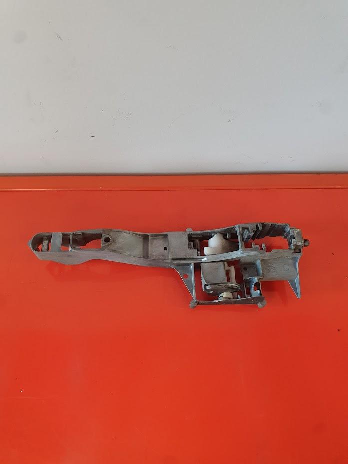 View Auto part Door Handle Peugeot 207 2010