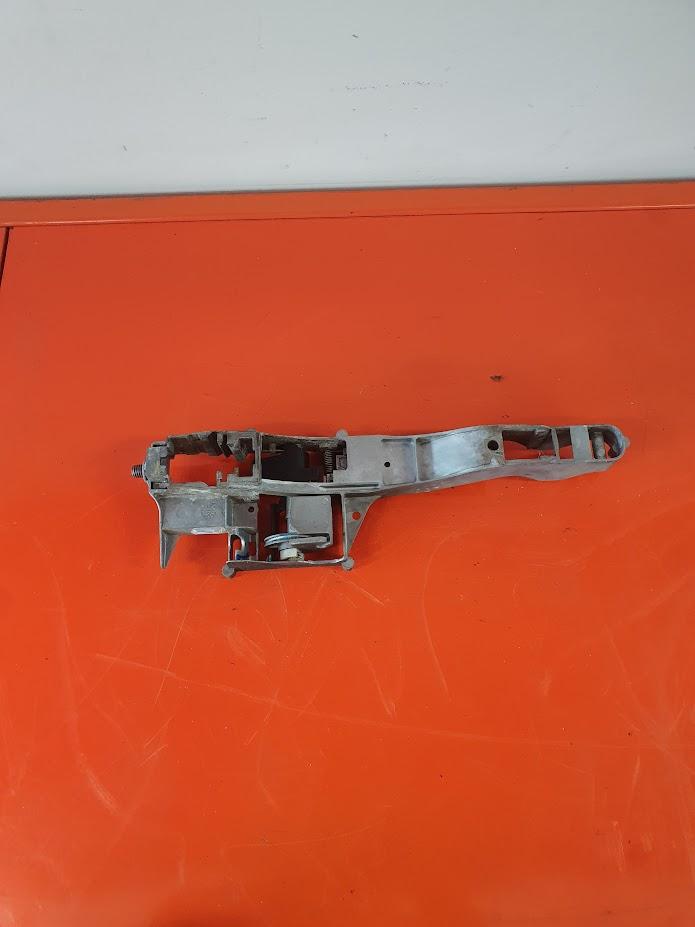View Auto part Door Handle Peugeot 207 2010