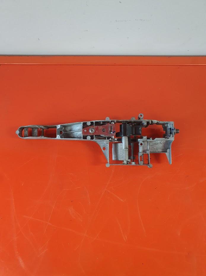 View Auto part Door Handle Peugeot 207 2010