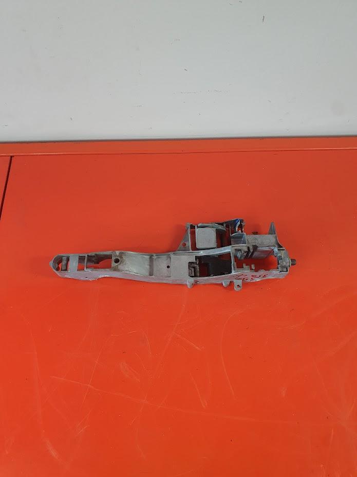 View Auto part Door Handle Peugeot 207 2010