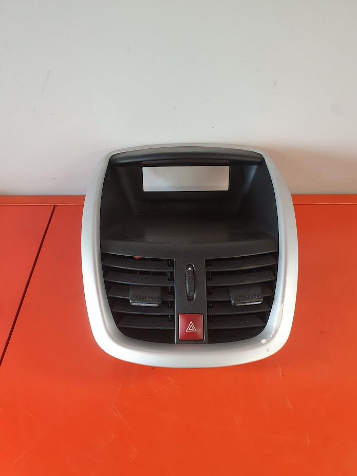 View Auto part Trim Panel Peugeot 207 2010