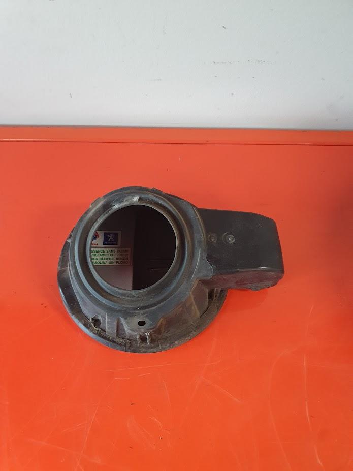 View Auto part Fuel Door / Filler Peugeot 207 2010