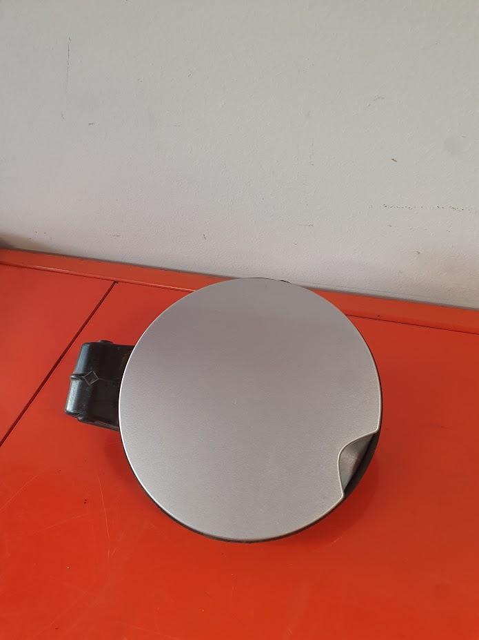 View Auto part Fuel Door / Filler Peugeot 207 2010