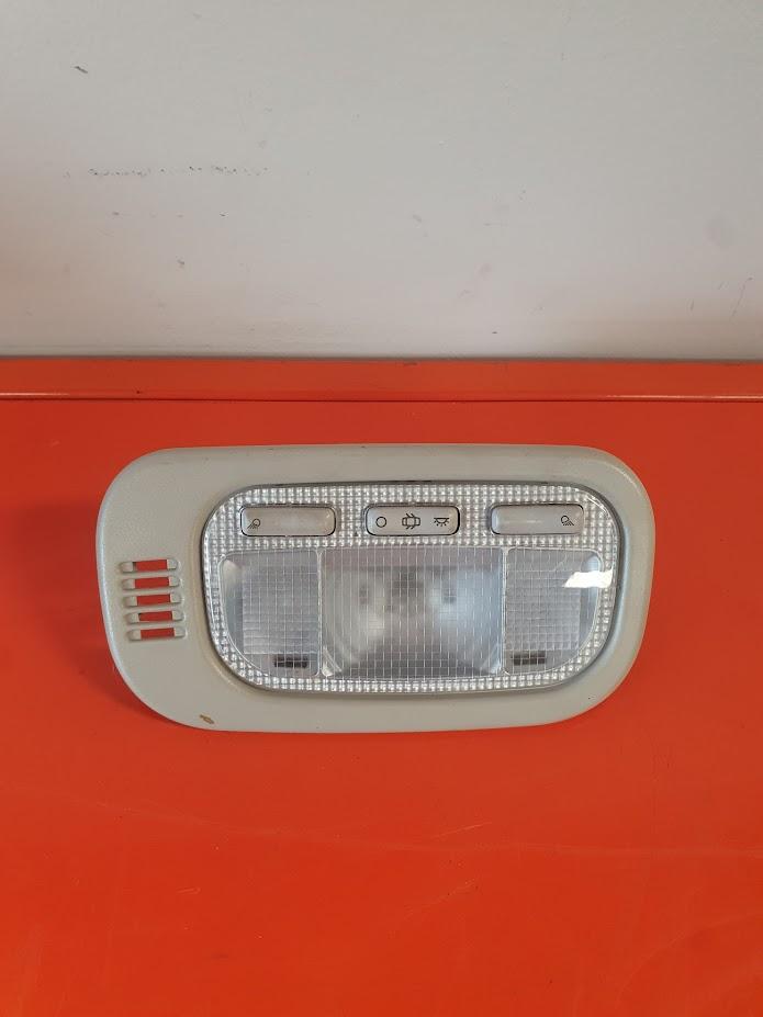 View Auto part Courtesy Light Peugeot 207 2010