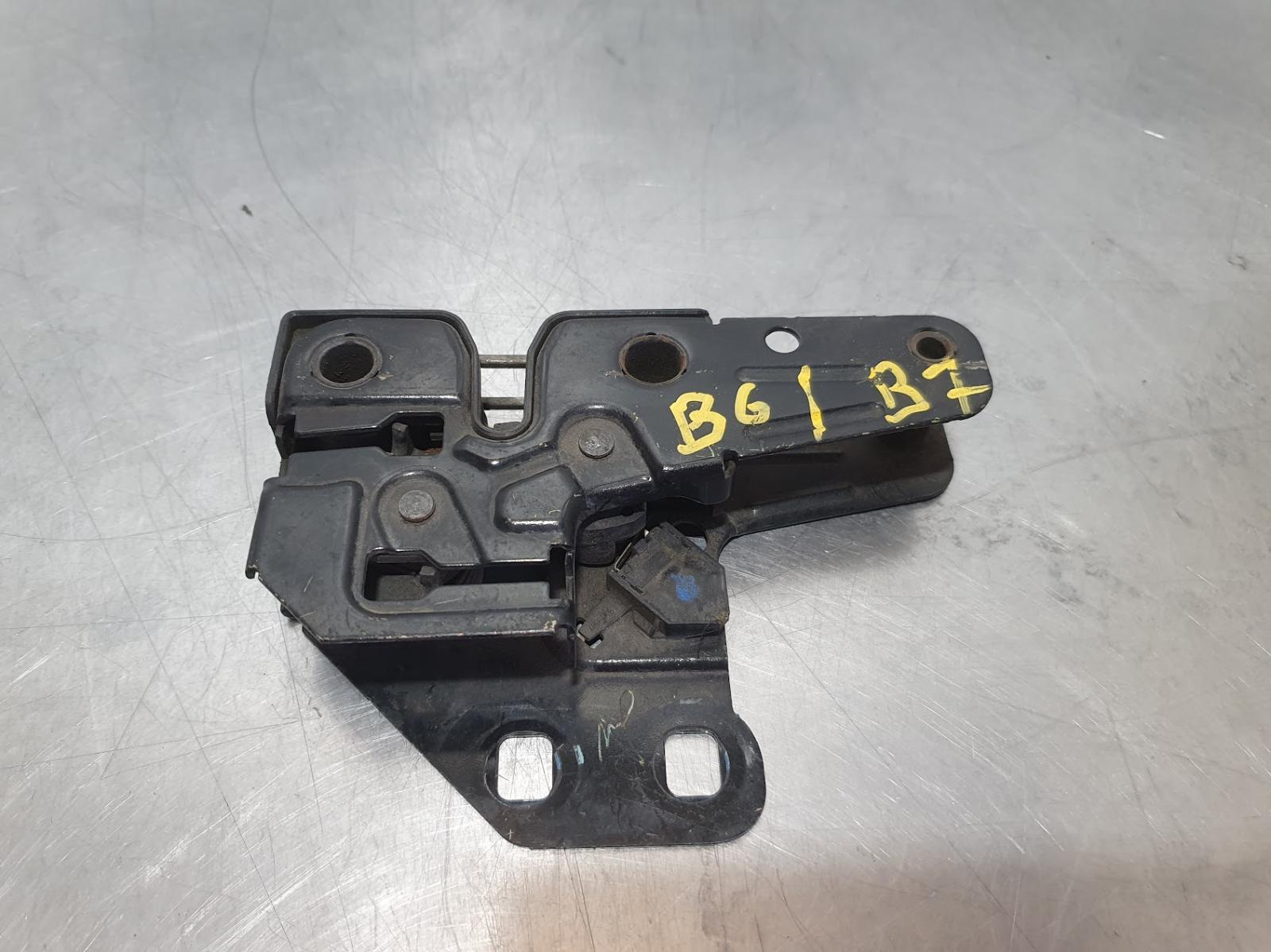 AUDI A4 BONNET LOCK/SUPPORT B7, 08/04-07/09, 8E0823509B - espspares.com.au