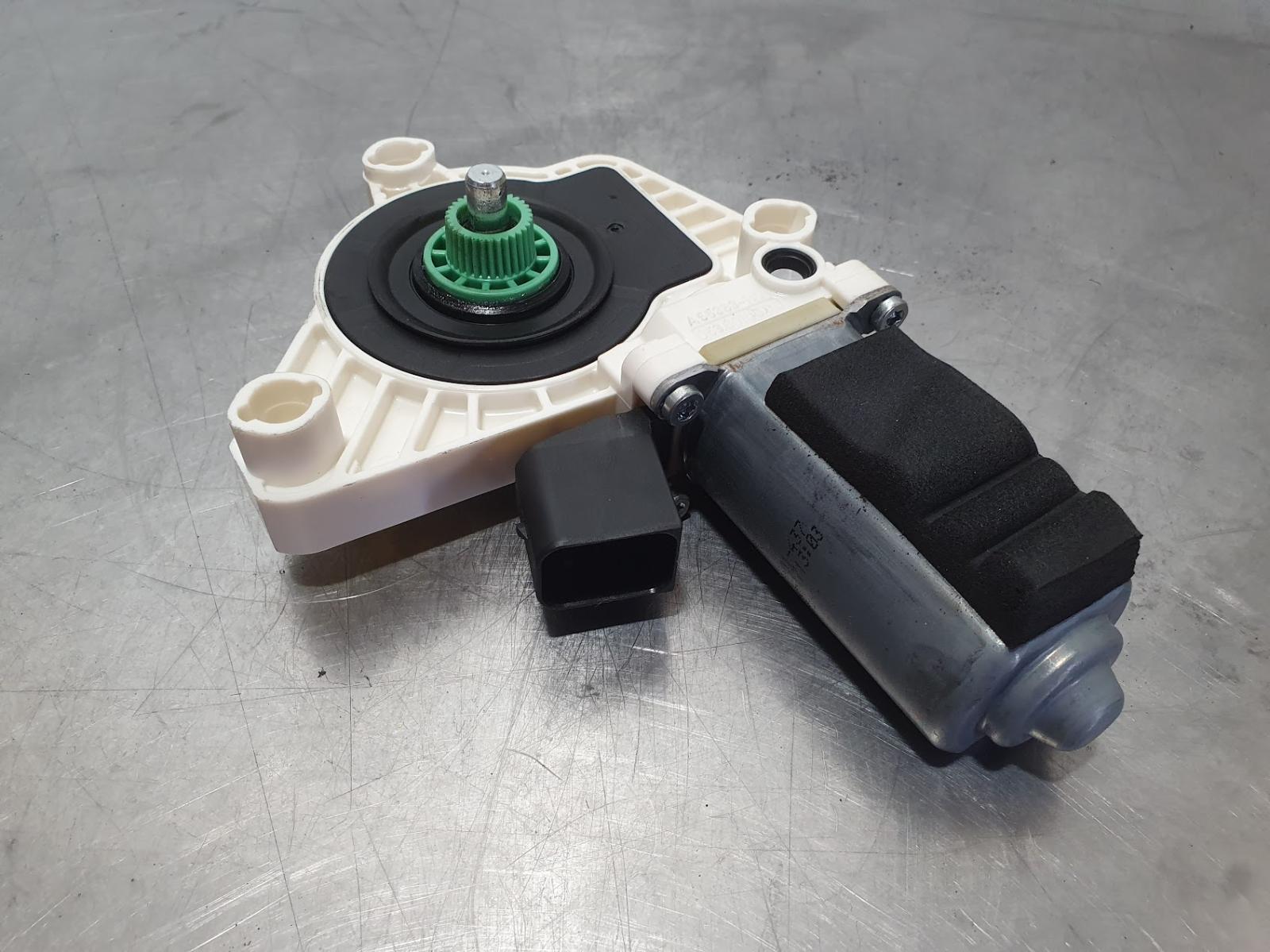 View Auto part Left Front Window Reg/Motor Mercedes Cla Class 2017