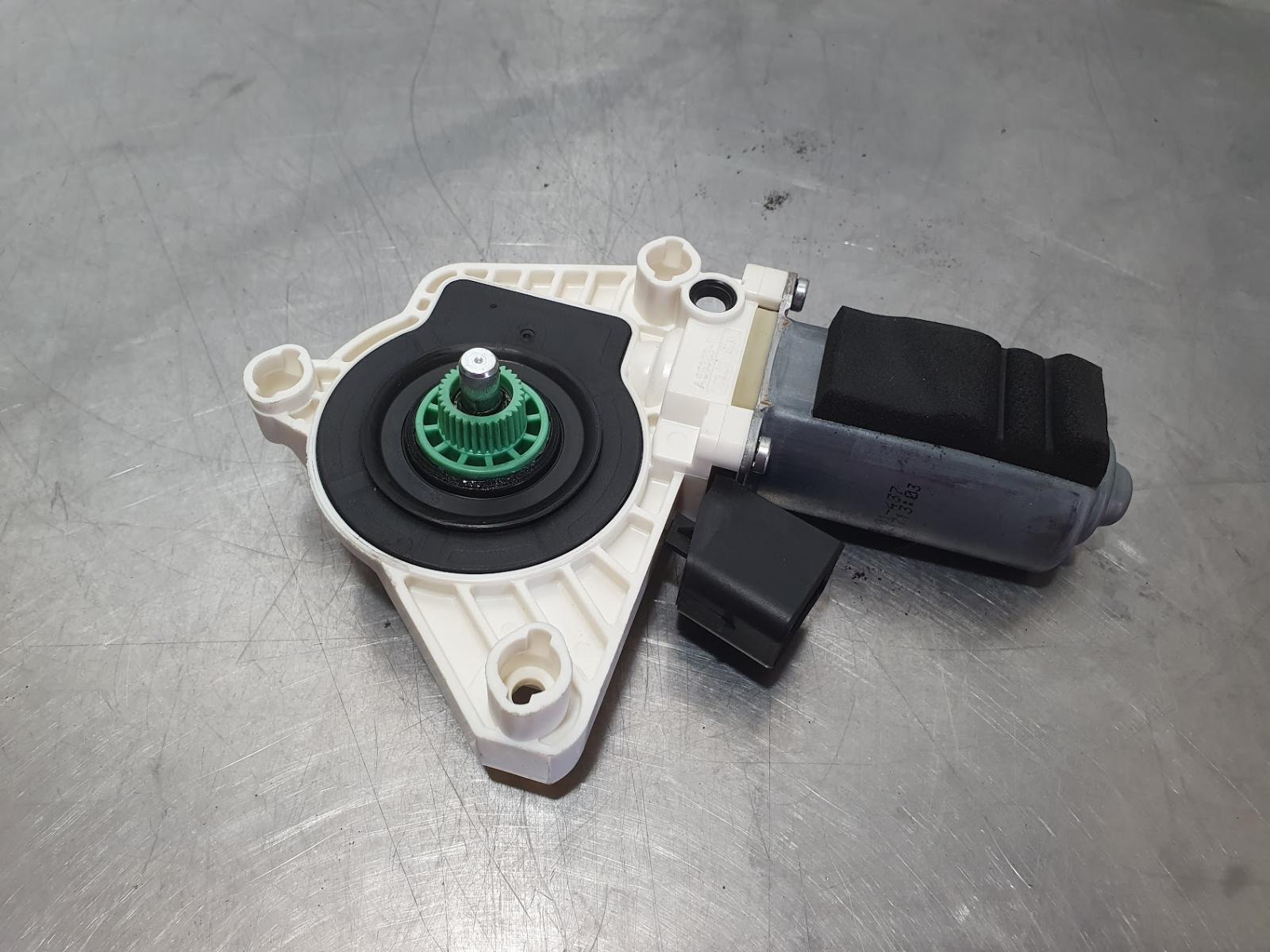 View Auto part Left Front Window Reg/Motor Mercedes Cla Class 2017