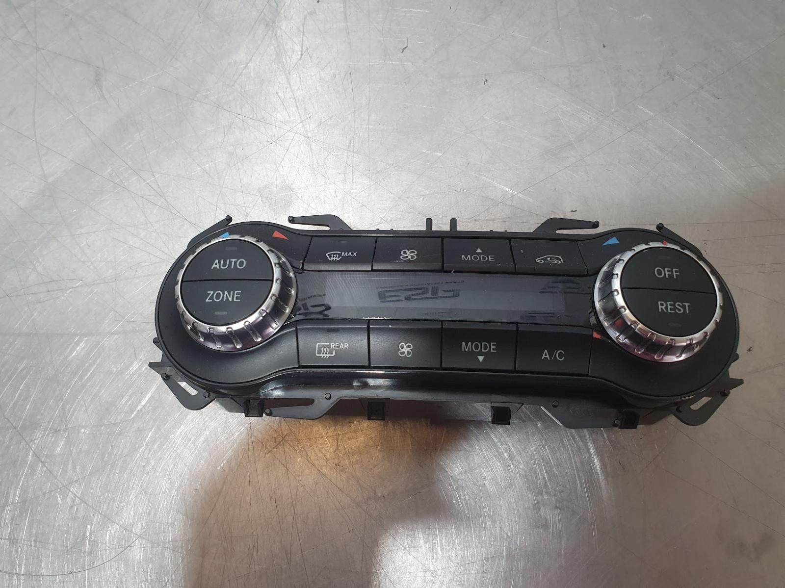 View Auto part Heater/Ac Controls Mercedes Cla Class 2017