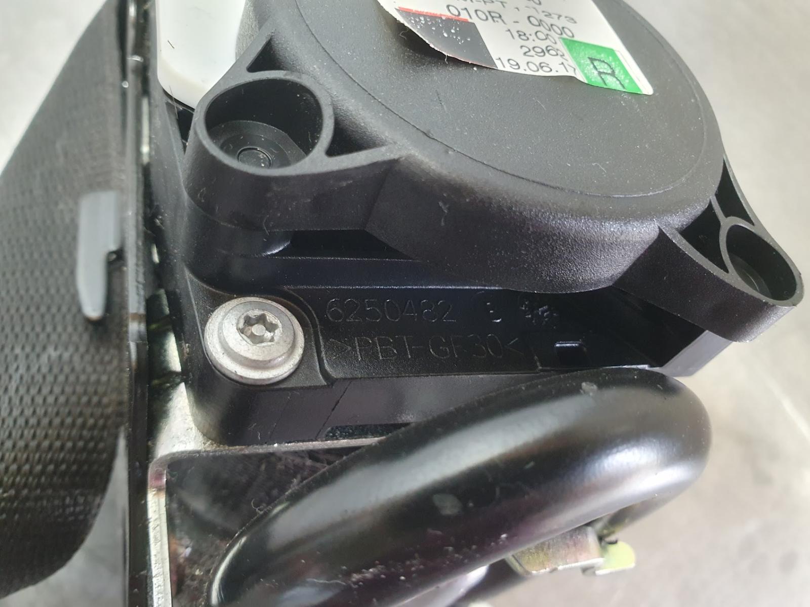 View Auto part Seatbelt/Stalk Mercedes Cla Class 2017