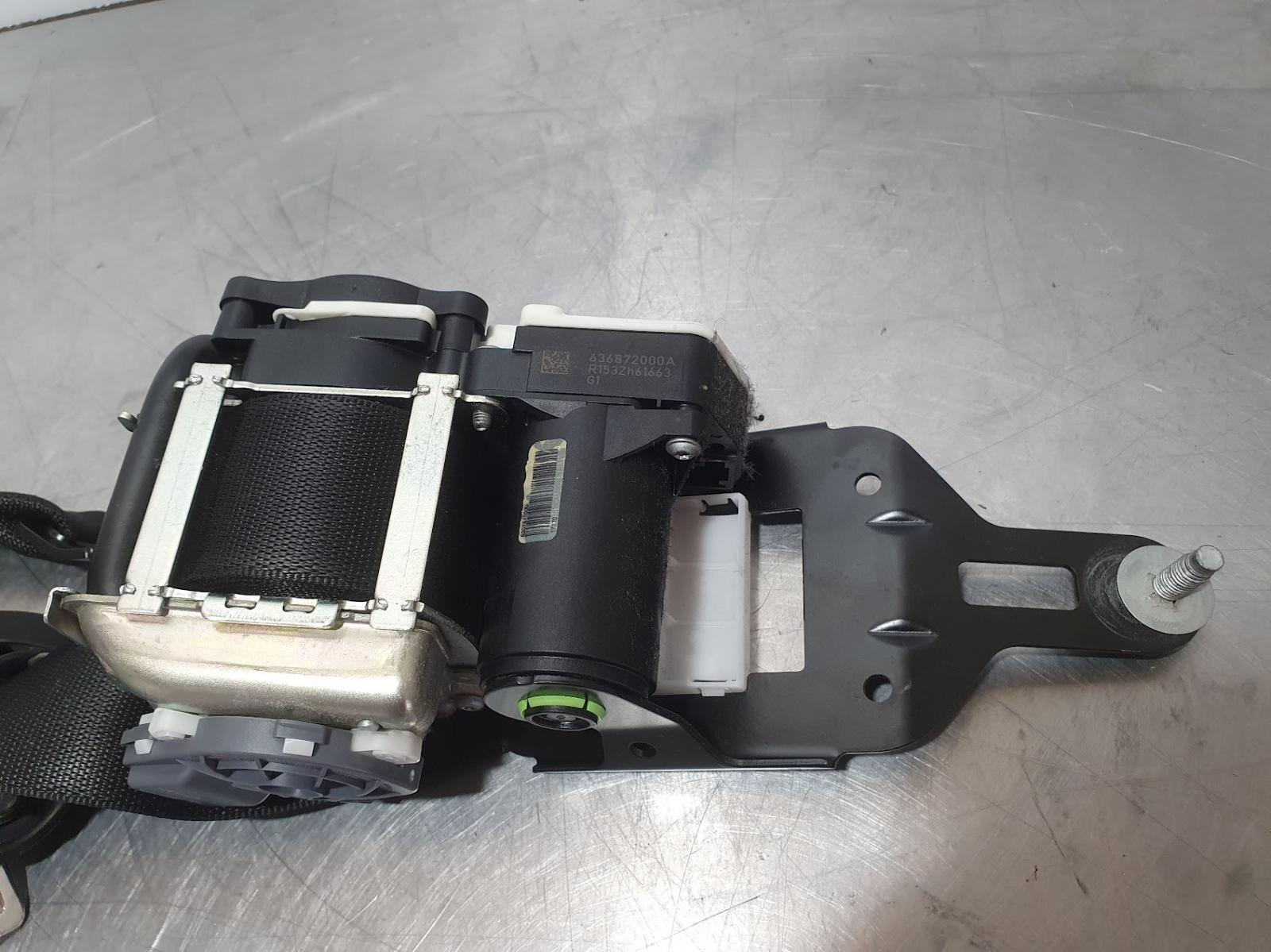 View Auto part Seatbelt/Stalk Mercedes Cla Class 2017