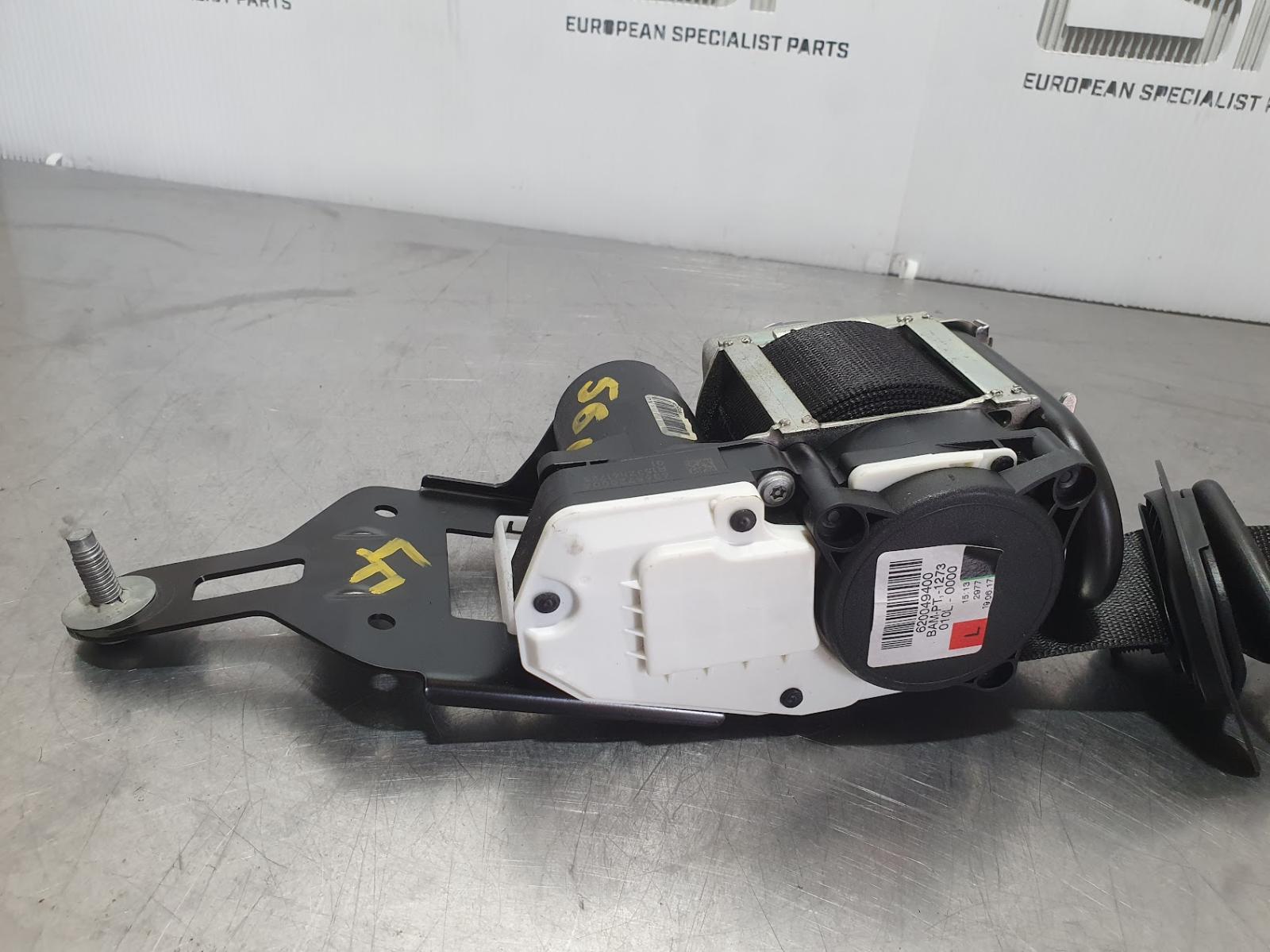 View Auto part Seatbelt/Stalk Mercedes Cla Class 2017