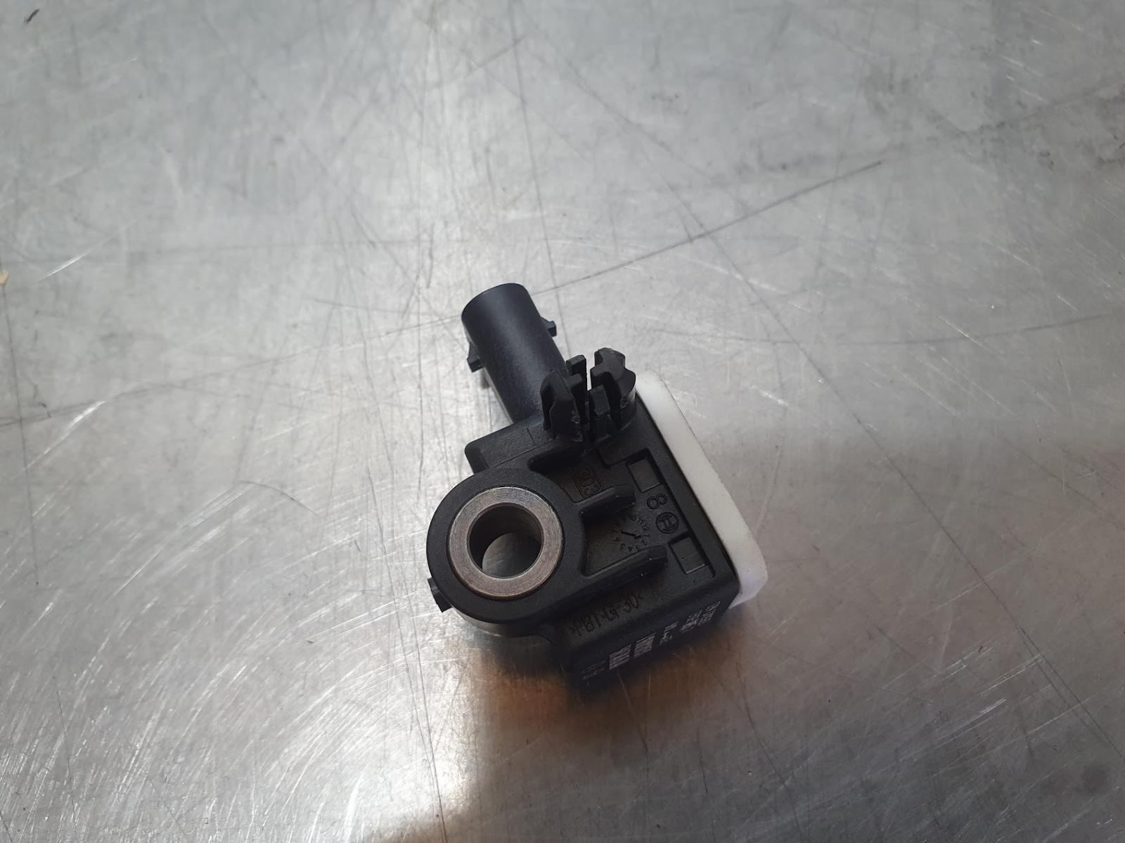 View Auto part Misc Switch/Relay Mercedes Cla Class 2017