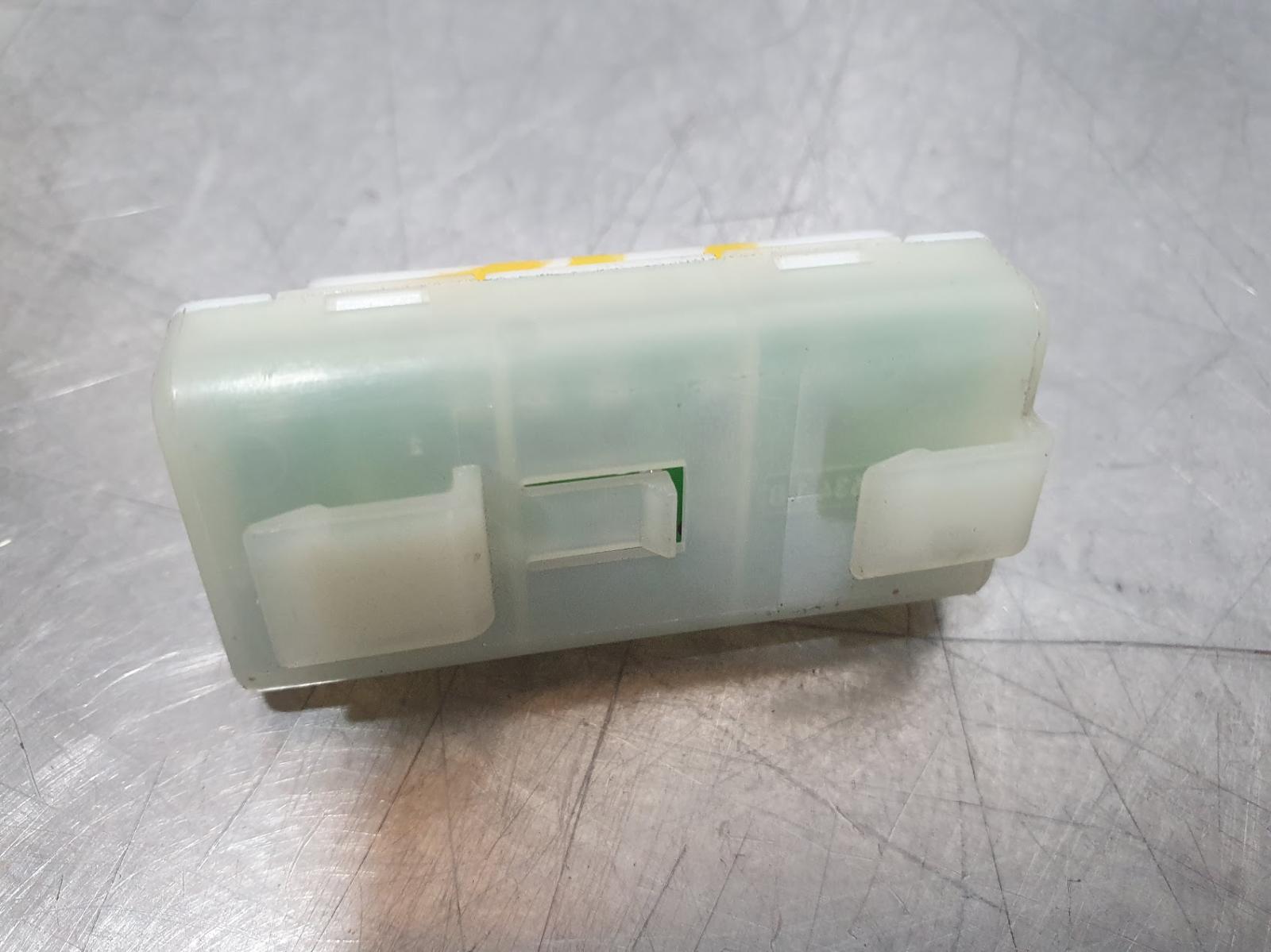 View Auto part Misc Switch/Relay Mercedes Cla Class 2017