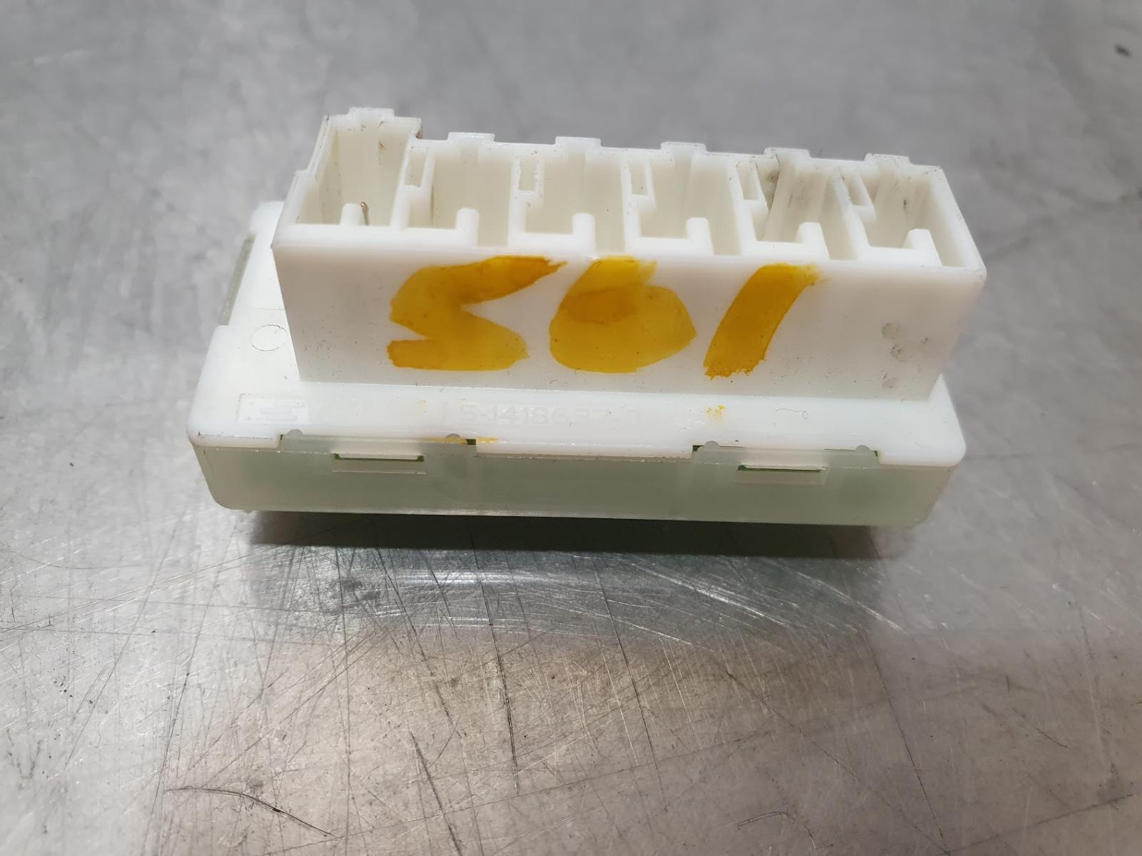 View Auto part Misc Switch/Relay Mercedes Cla Class 2017