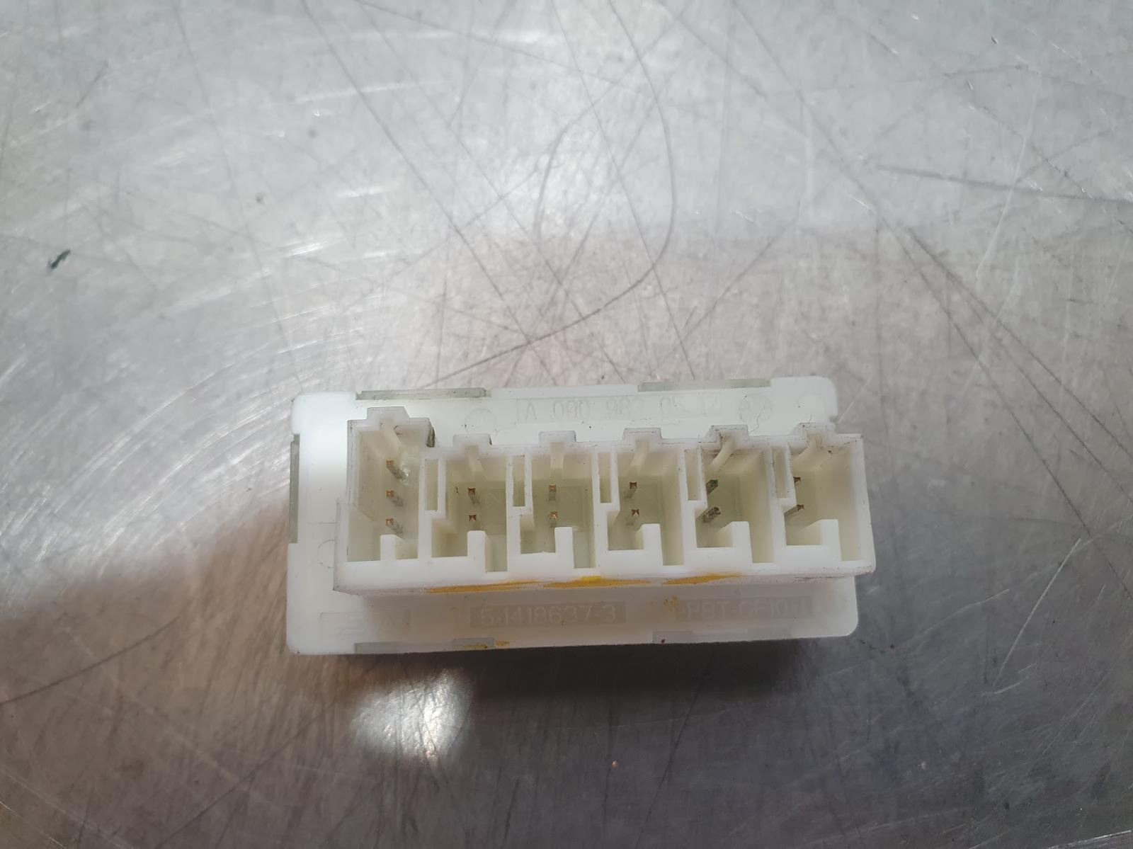 View Auto part Misc Switch/Relay Mercedes Cla Class 2017