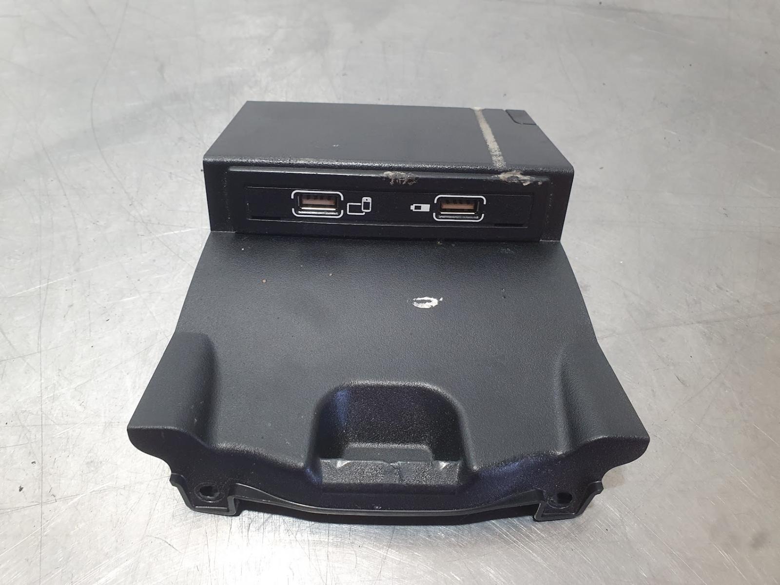 View Auto part Misc Switch/Relay Mercedes Cla Class 2017