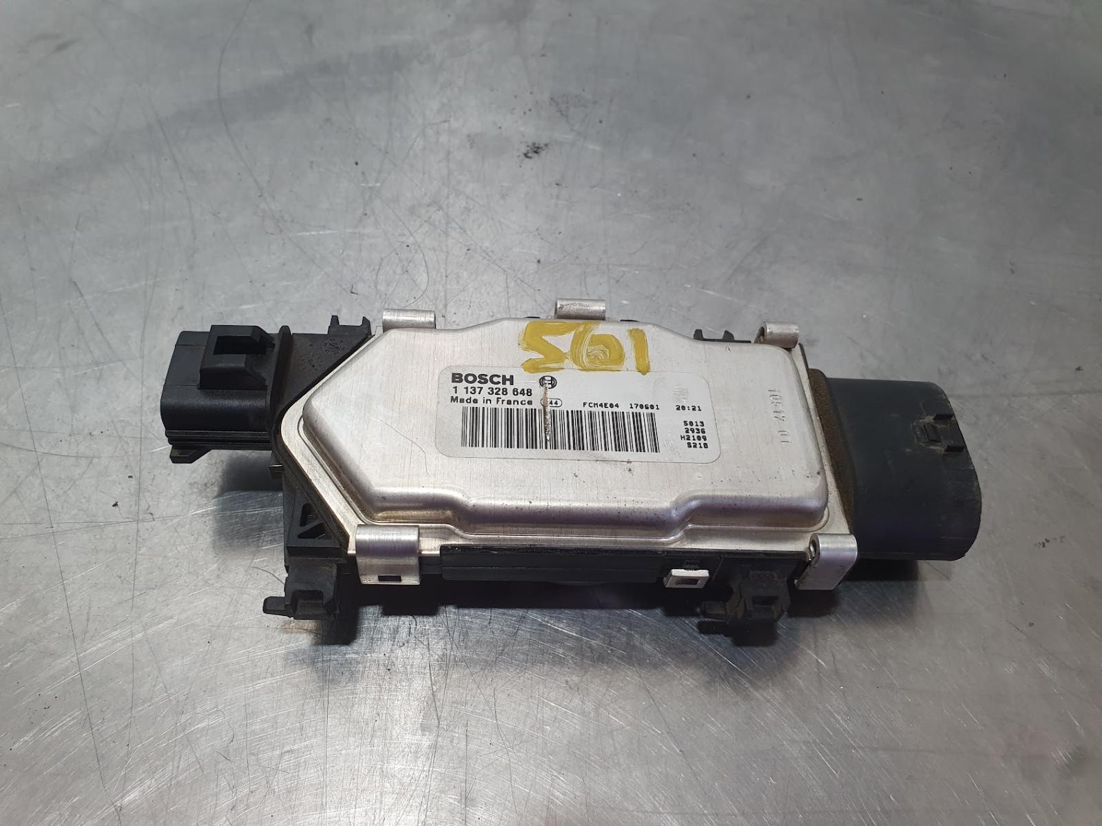 View Auto part Misc Switch/Relay Mercedes Cla Class 2017