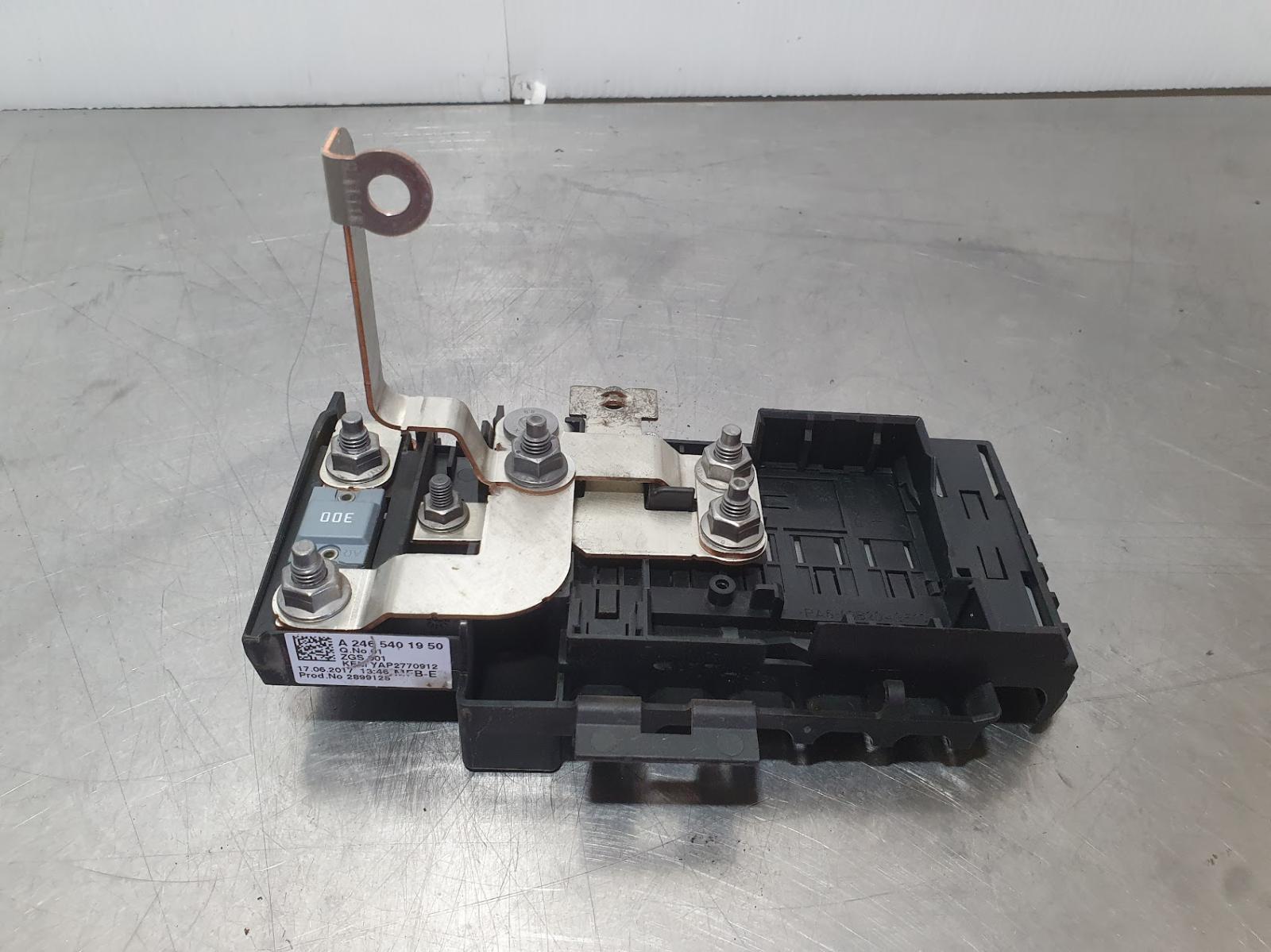 View Auto part Misc Switch/Relay Mercedes Cla Class 2017