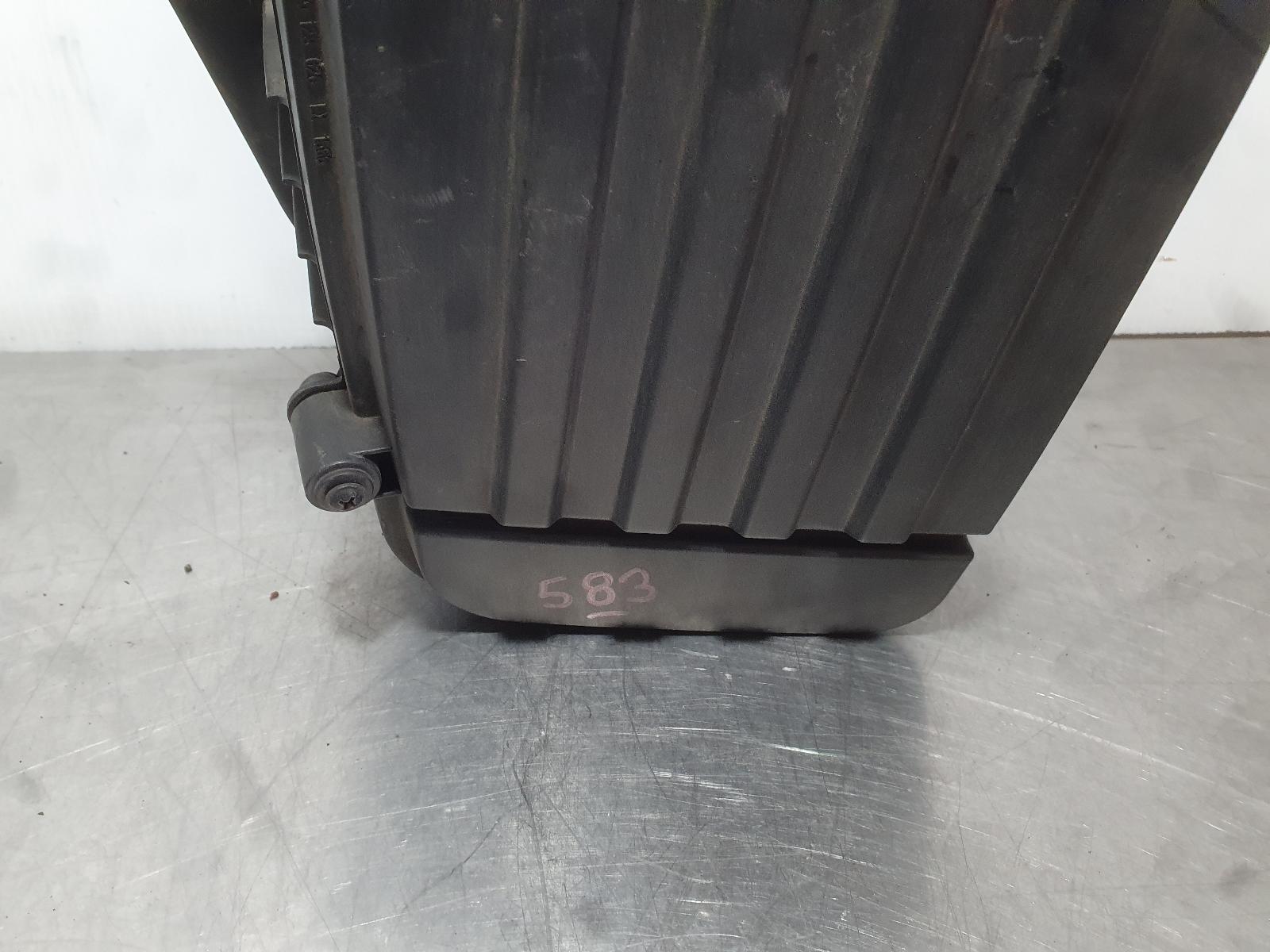 View Auto part Air Cleaner/Box Volkswagen Golf 2013