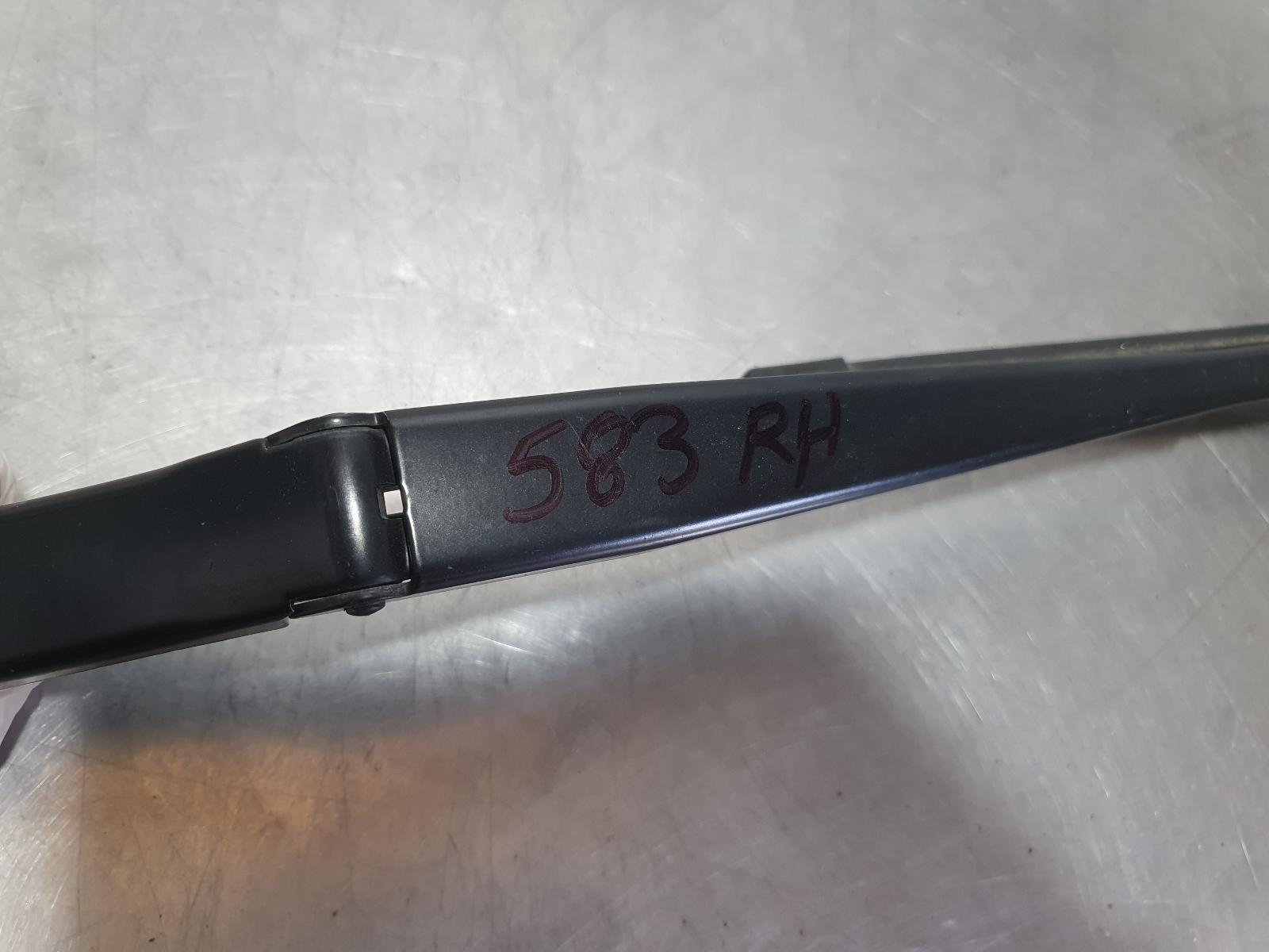 2013 Volkswagen Golf Wiper Arm View Auto part Wiper Arm Volkswagen Golf 2013