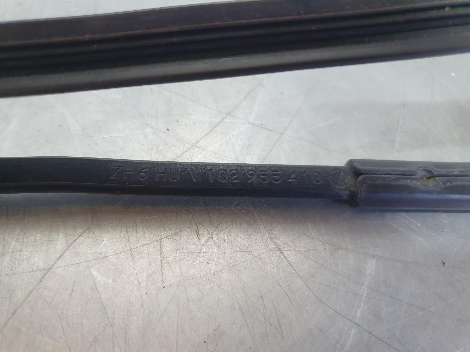2013 Volkswagen Golf Wiper Arm View Auto part Wiper Arm Volkswagen Golf 2013