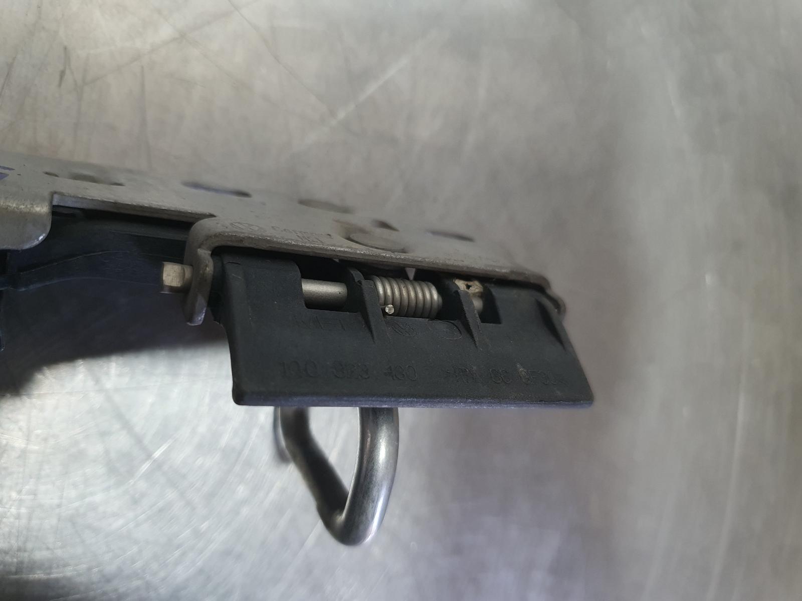 2013 Volkswagen Golf Bonnet Lock/Support View Auto part Bonnet Lock/Support Volkswagen Golf 2013