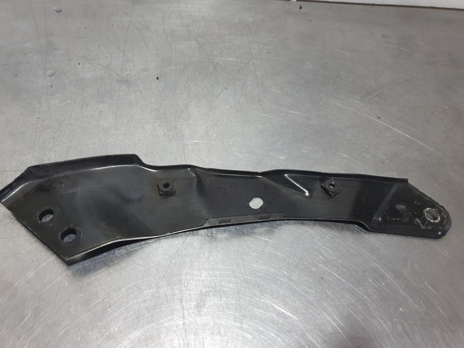 2013 Volkswagen Golf Misc Bracket View Auto part Misc Bracket Volkswagen Golf 2013