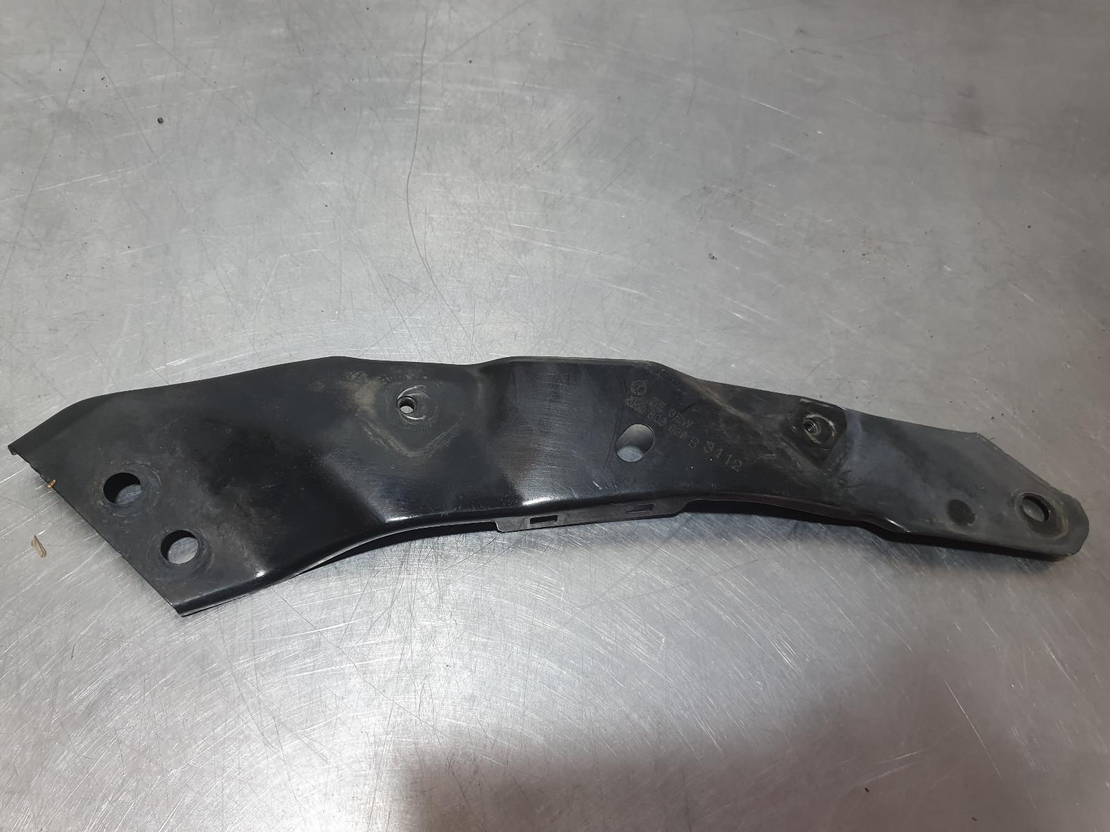 2013 Volkswagen Golf Misc Bracket View Auto part Misc Bracket Volkswagen Golf 2013