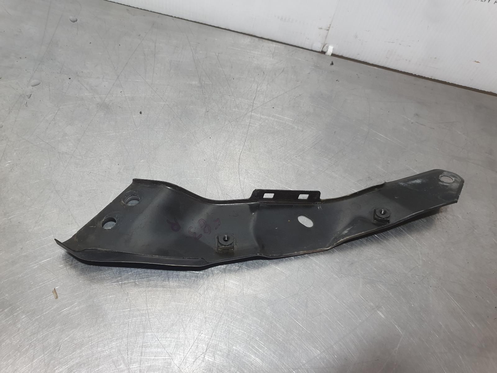 2013 Volkswagen Golf Misc Bracket View Auto part Misc Bracket Volkswagen Golf 2013