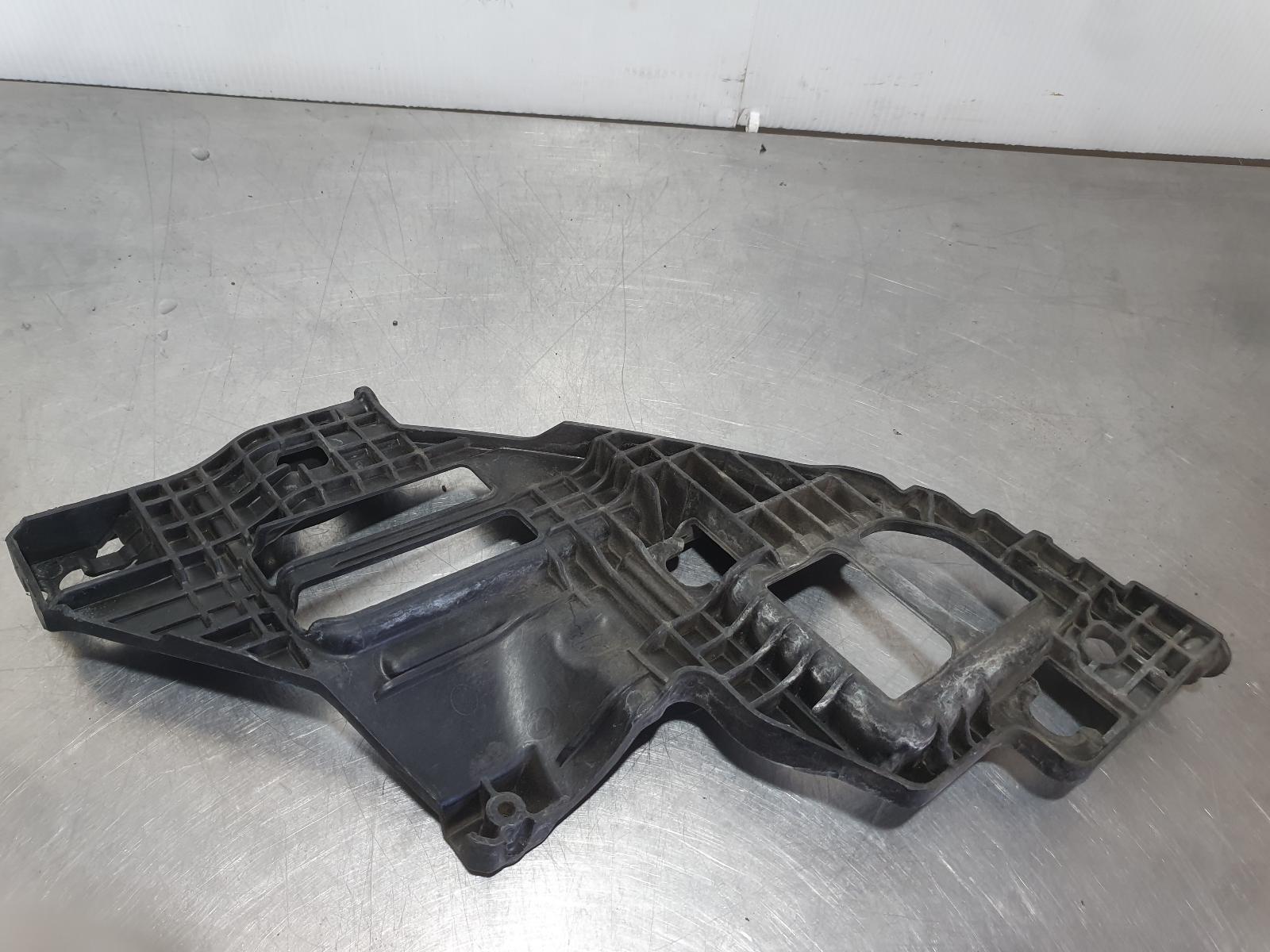 2013 Volkswagen Golf Misc Bracket View Auto part Misc Bracket Volkswagen Golf 2013