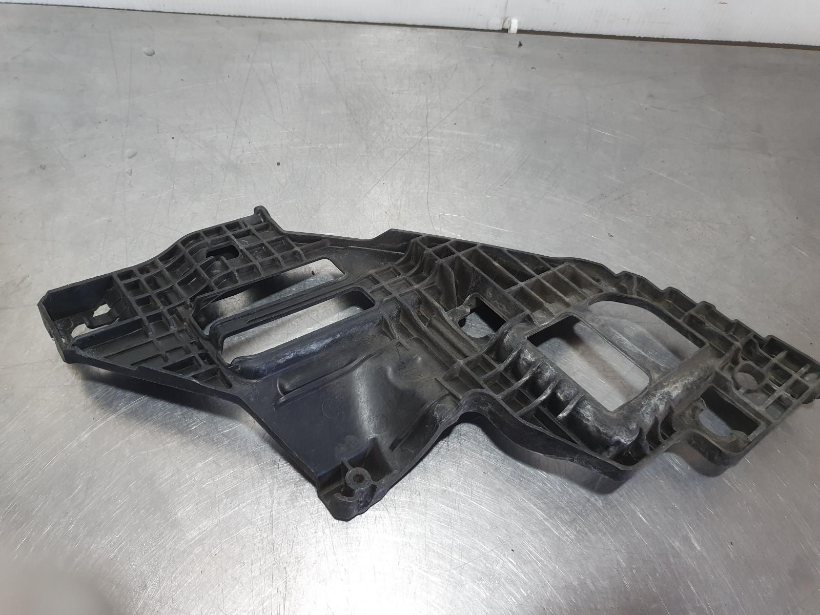 2013 Volkswagen Golf Misc Bracket View Auto part Misc Bracket Volkswagen Golf 2013