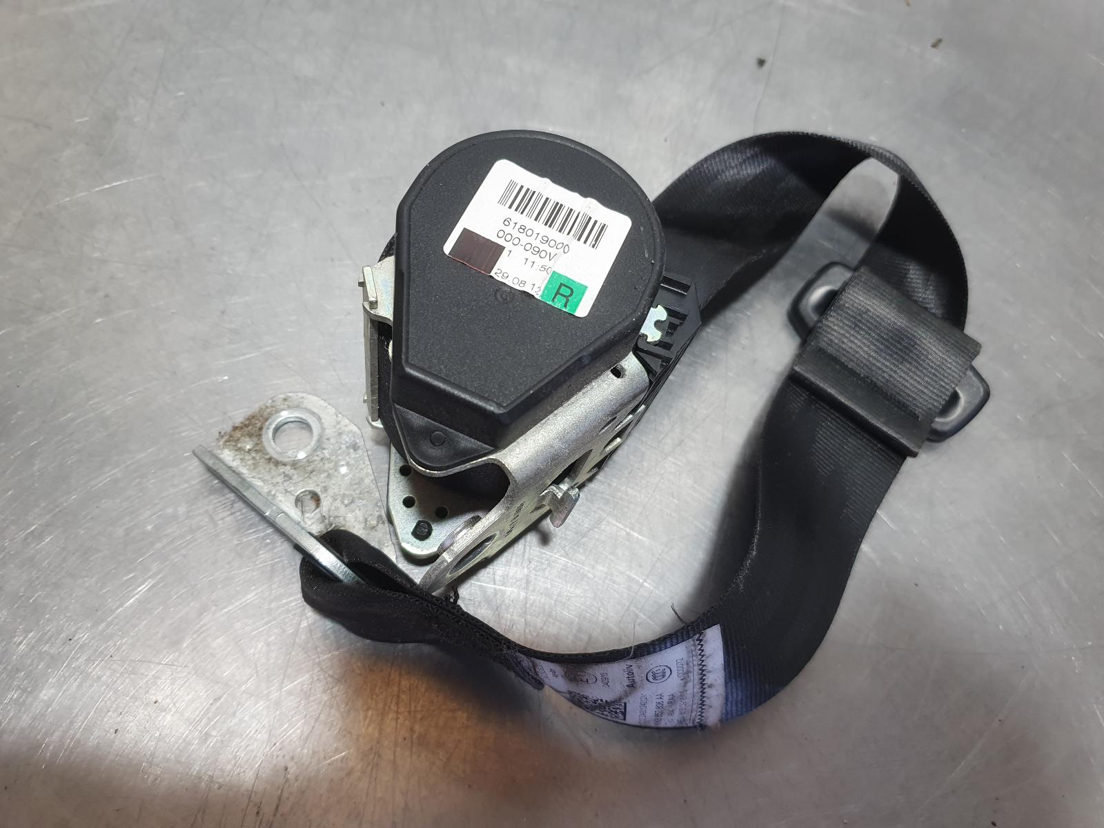 2013 Volkswagen Golf Seatbelt/Stalk View Auto part Seatbelt/Stalk Volkswagen Golf 2013