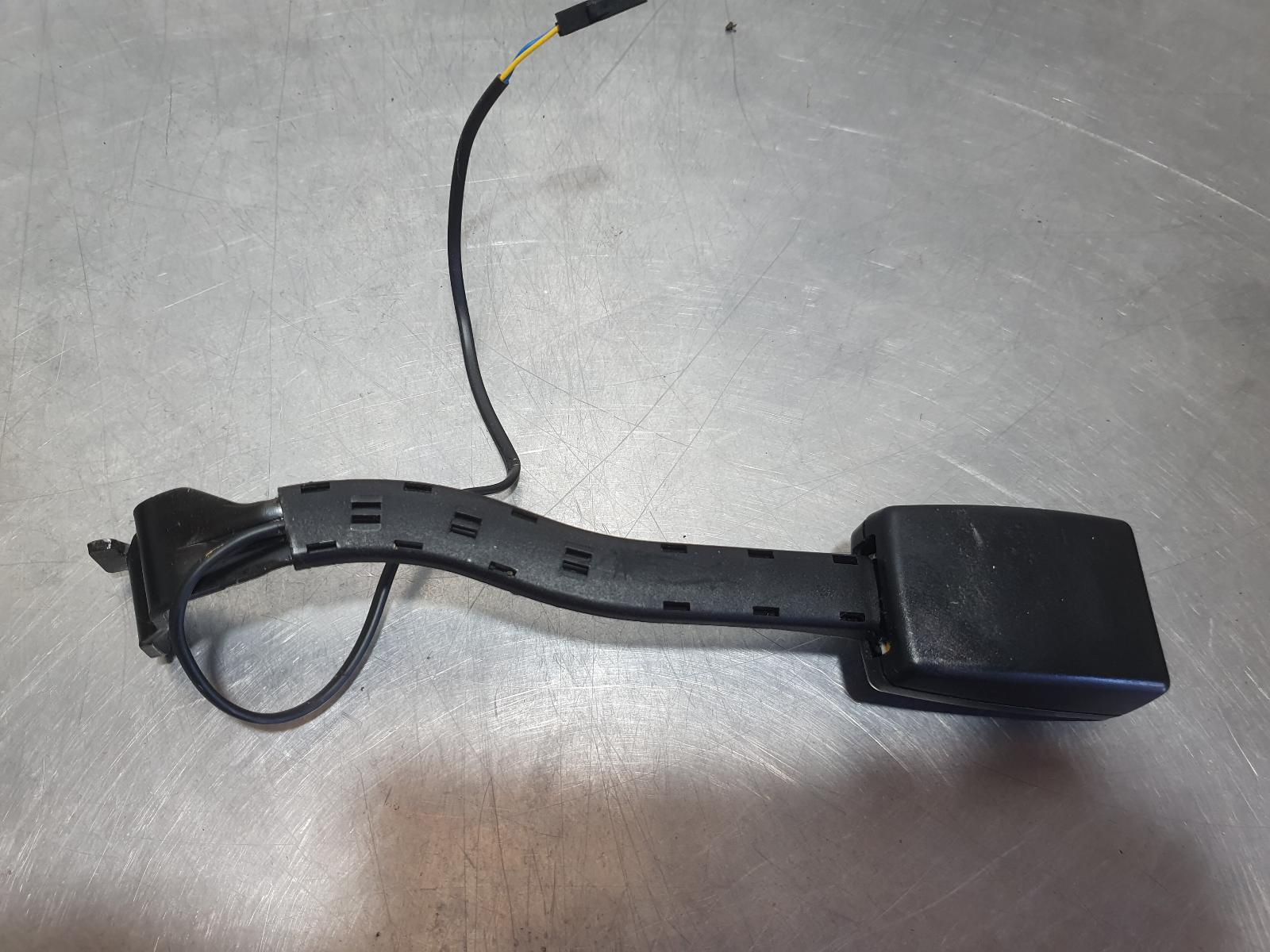 View Auto part Seatbelt/Stalk Volkswagen Golf 2013