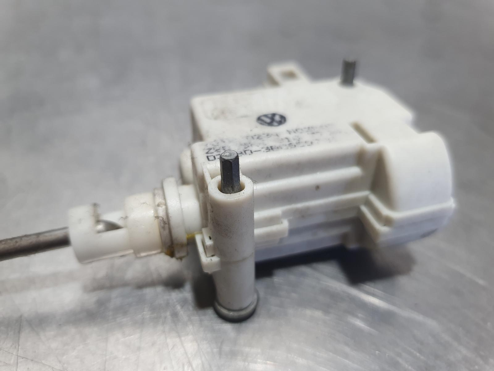 View Auto part Misc Volkswagen Golf 2013