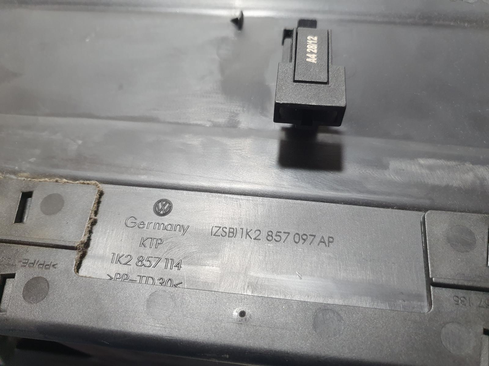 View Auto part Glove Box Volkswagen Golf 2013