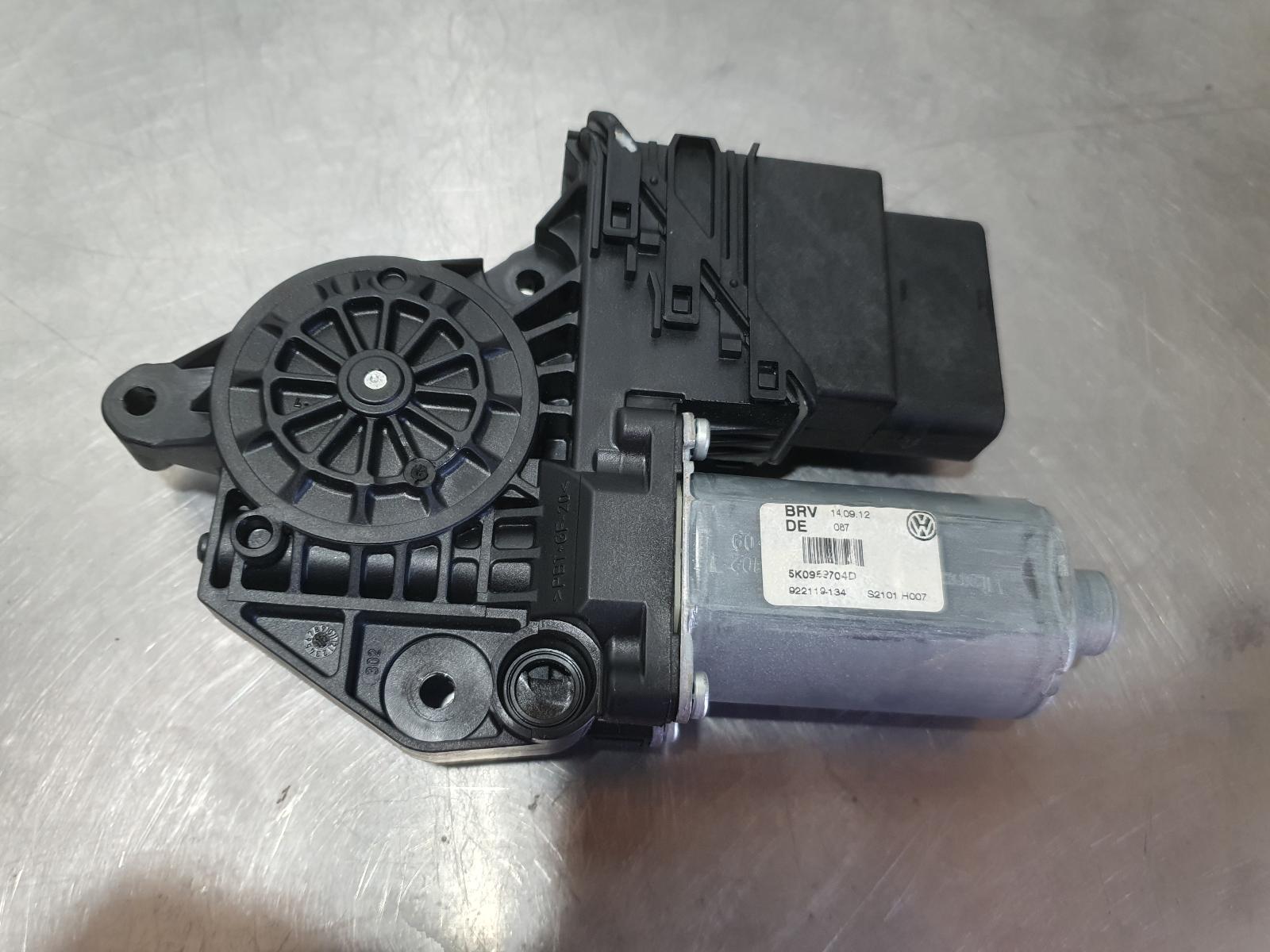2013 Volkswagen Golf Right Rear Wnd Reg/Motor View Auto part Right Rear Wnd Reg/Motor Volkswagen Golf 2013