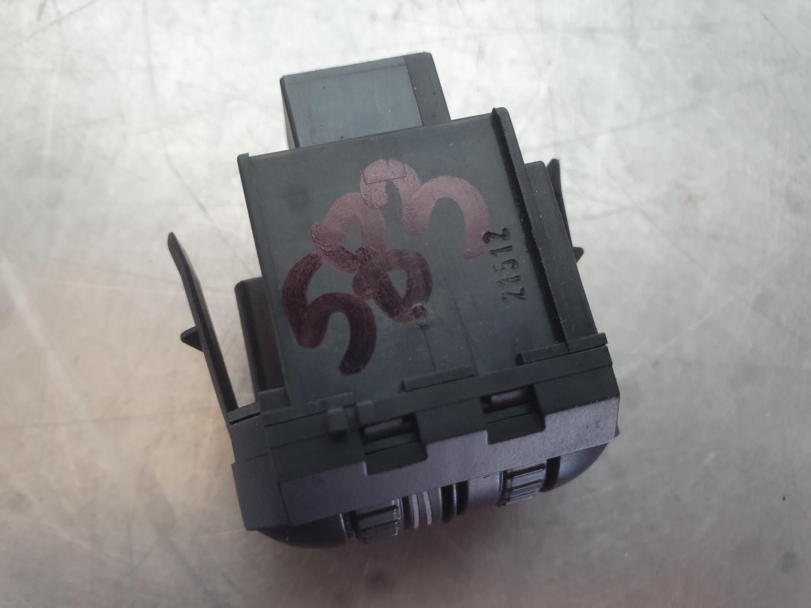 2013 Volkswagen Golf Misc Switch/Relay View Auto part Misc Switch/Relay Volkswagen Golf 2013