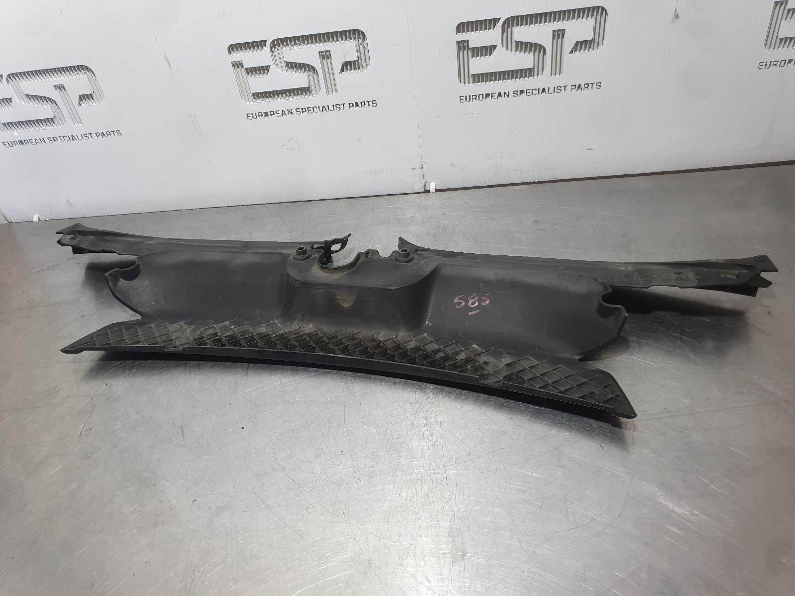 View Auto part Air Cleaner Duct/Hos Bmw X3 2008