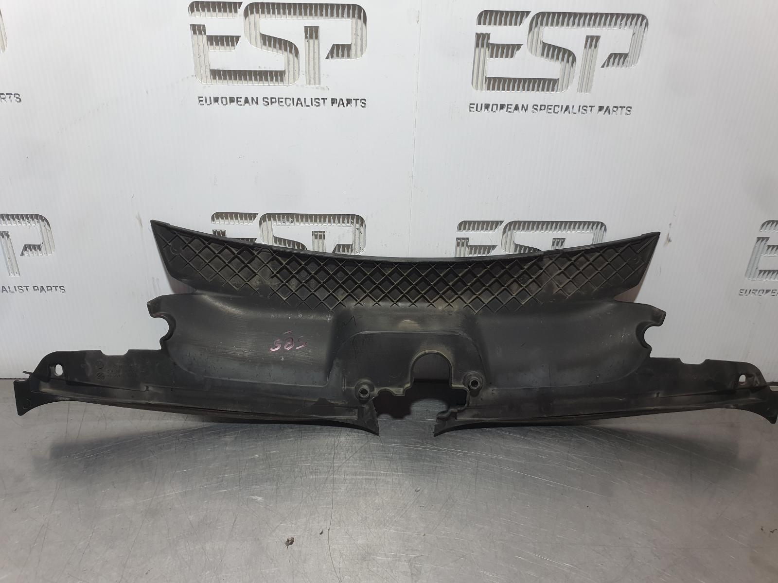 View Auto part Air Cleaner Duct/Hos Bmw X3 2008