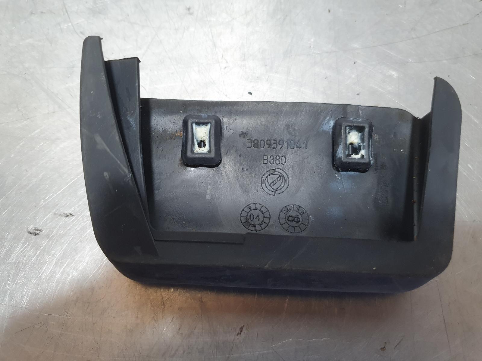 View Auto part Trim Panel Alfa Romeo 159 2010